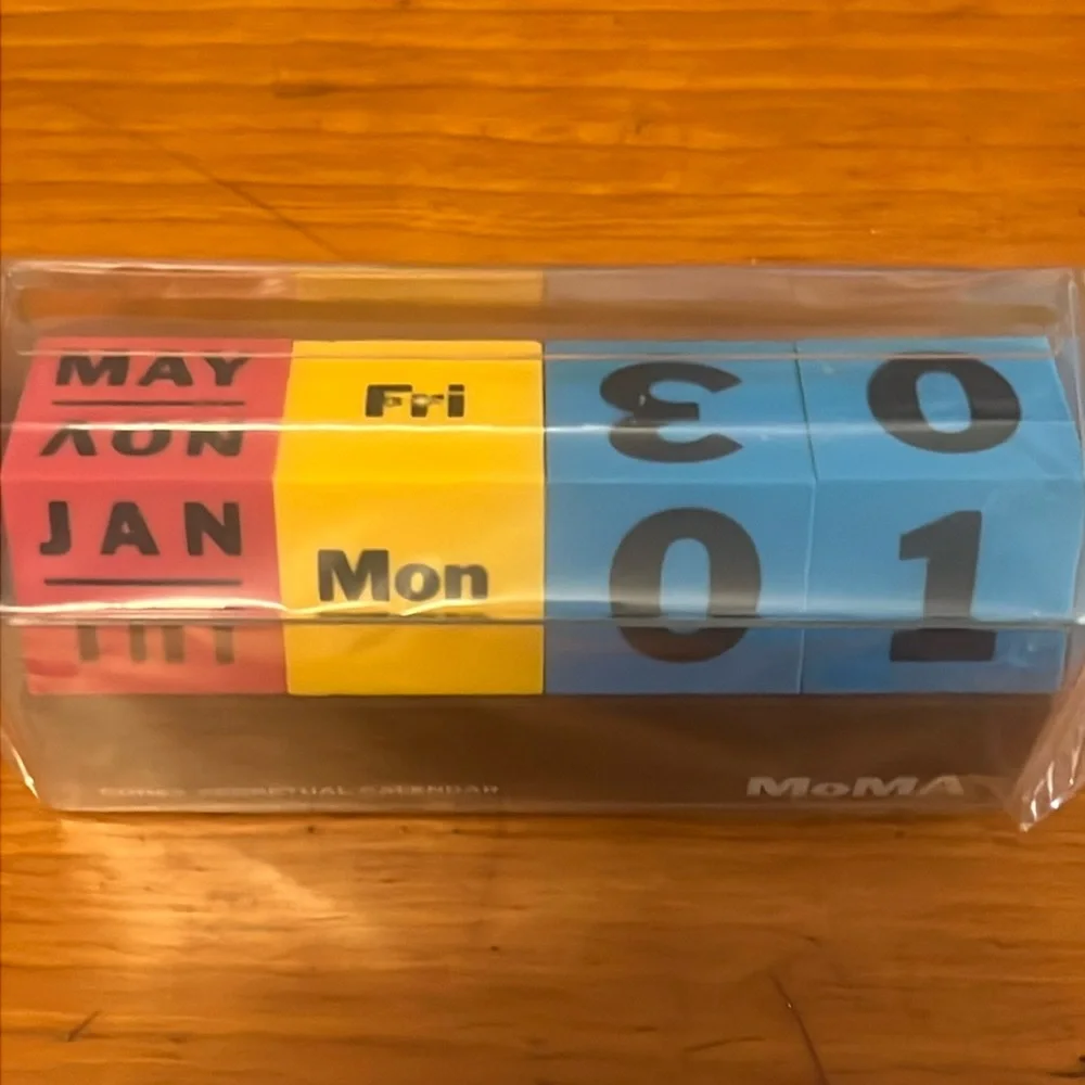 MoMA “cubes perpetual calendar” – multicolor blocks for day & month & year - NIB